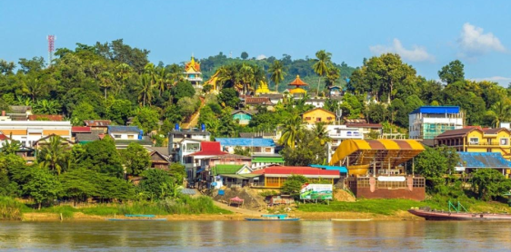 Giorno 10: Chiang Saen - Huay Xai - Imbarco sulla nave Shompoo Cruise - Pakbeng (B, L)
